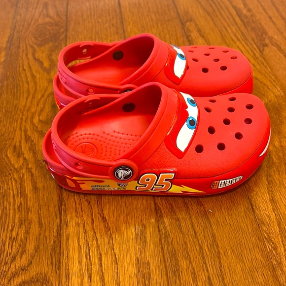 Cars Lightning McQueen Crocs- light up front- size C13 - Picture 4 of 5